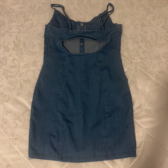 Medium button jean dress - Picture 2 of 2